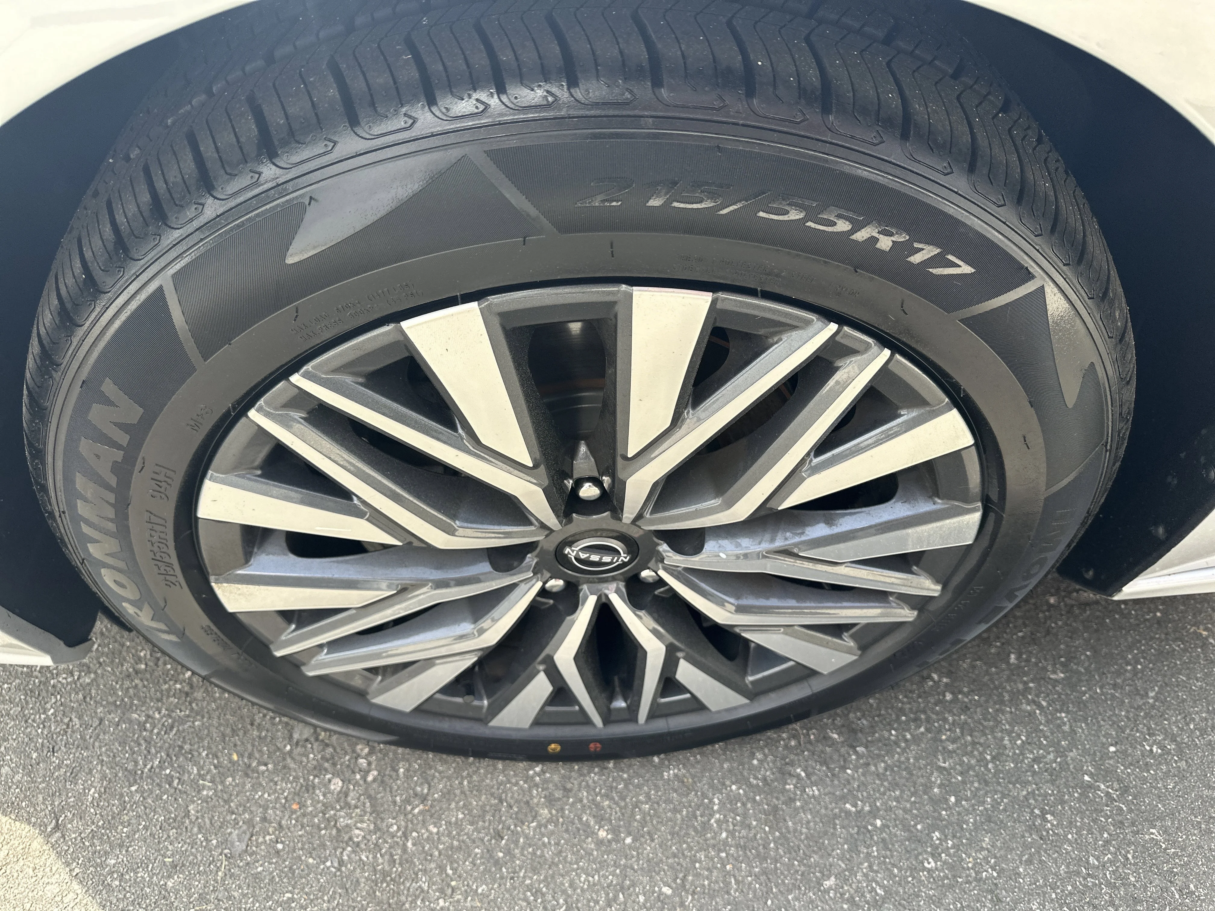 2024 Nissan Altima SV - Photo 30