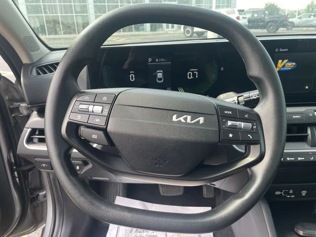 2025 Kia K4 LXS - Photo 19
