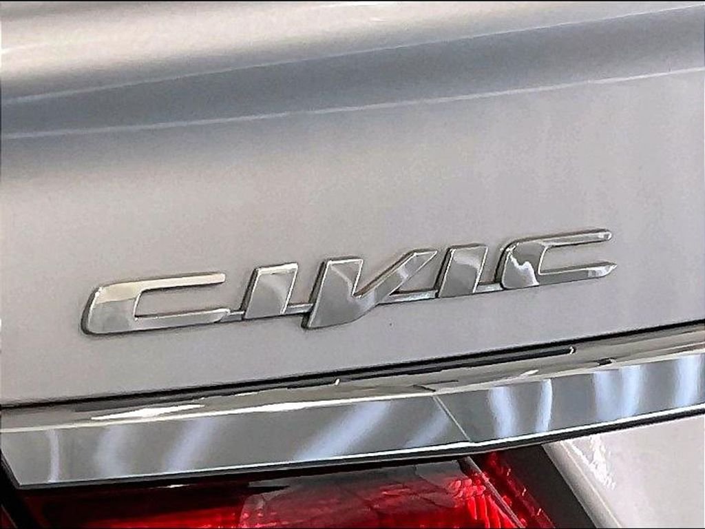 Used 2014 Silver / Black Honda LX image 28