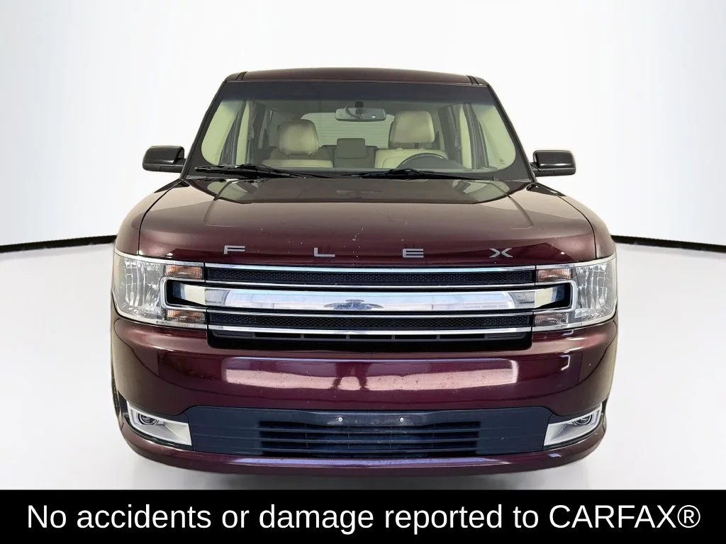 Used 2018 Burgundy Ford SEL image 2