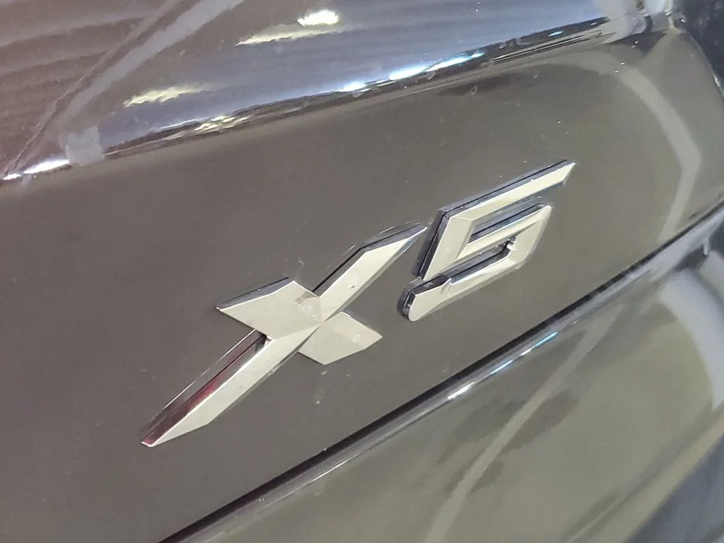 Used 2026 Gray BMW sDrive40i image 6