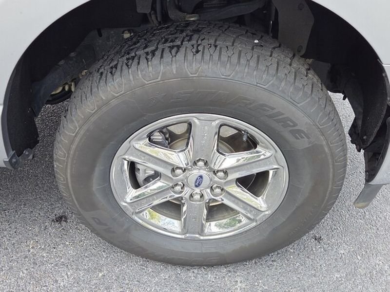 Used 2024 Iconic Silver Metallic Ford XLT image 18