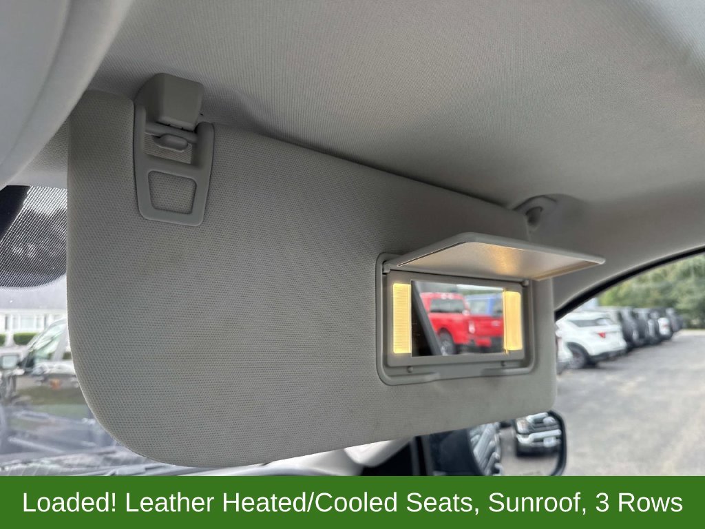 Used 2025 Black Ford Platinum image 28