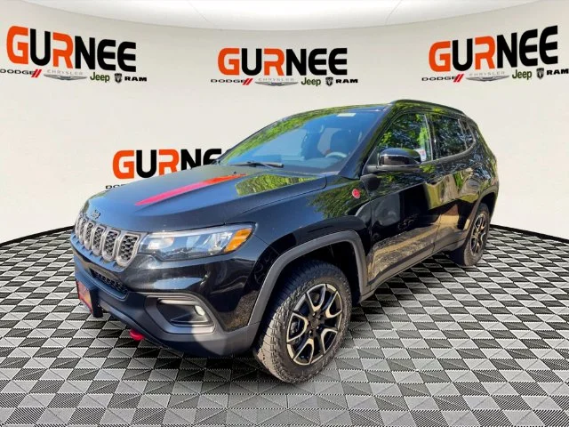 New 2026 Diamond Black Crystal Pearl-Coat Exterior Paint Jeep Trailhawk image 5