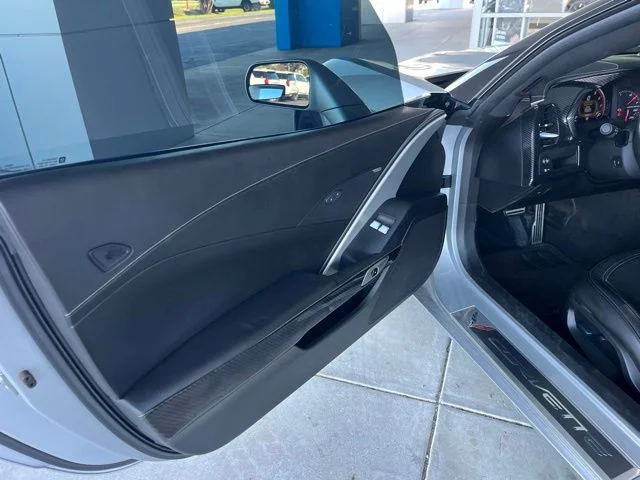 Used 2017 Silver Chevrolet Stingray image 4