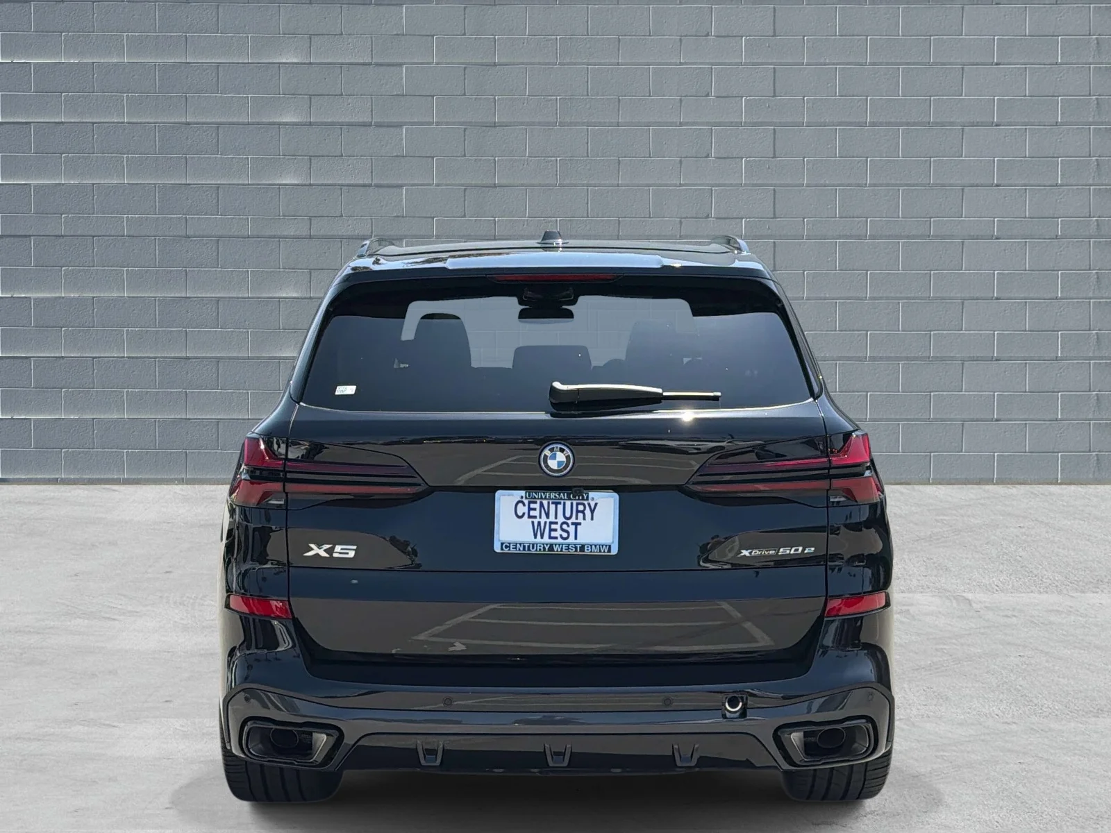 New 2026 Black Sapphire Metallic BMW xDrive50e Plug-In Hybrid image 4