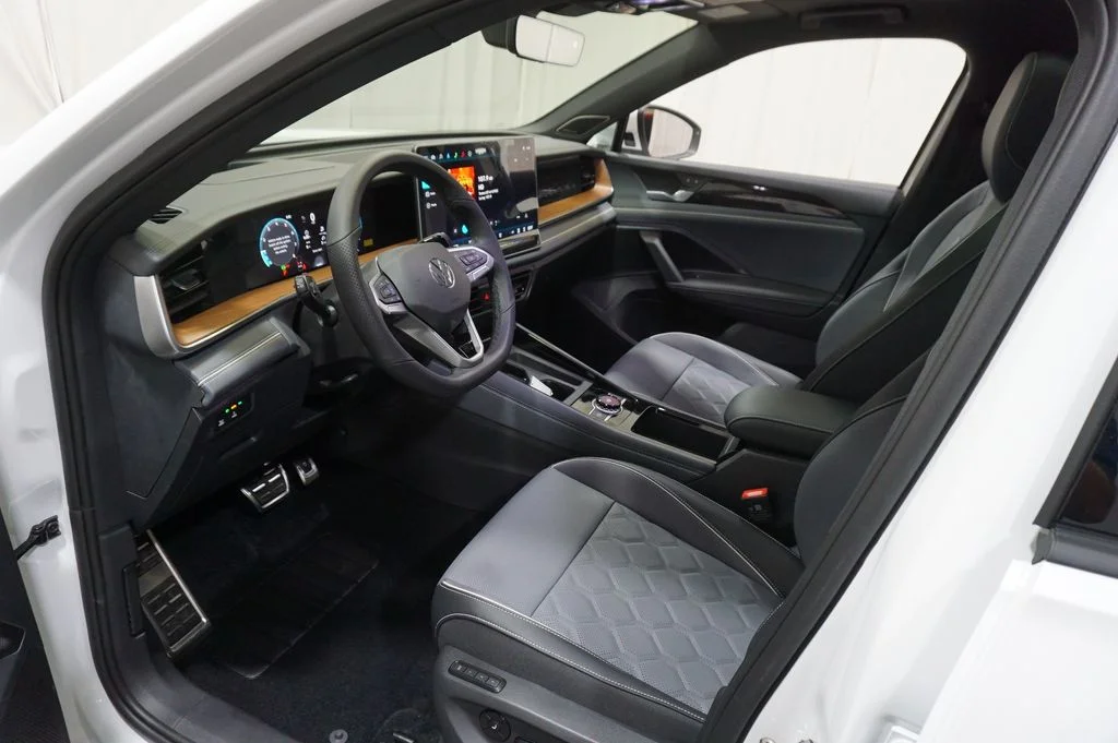 New 2026 White Volkswagen 2.0T SEL R-Line Turbo image 9