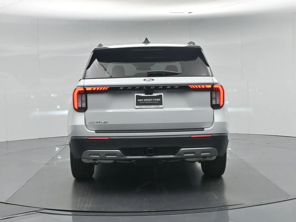 New 2027 Avalanche Gray Ford Active image 25