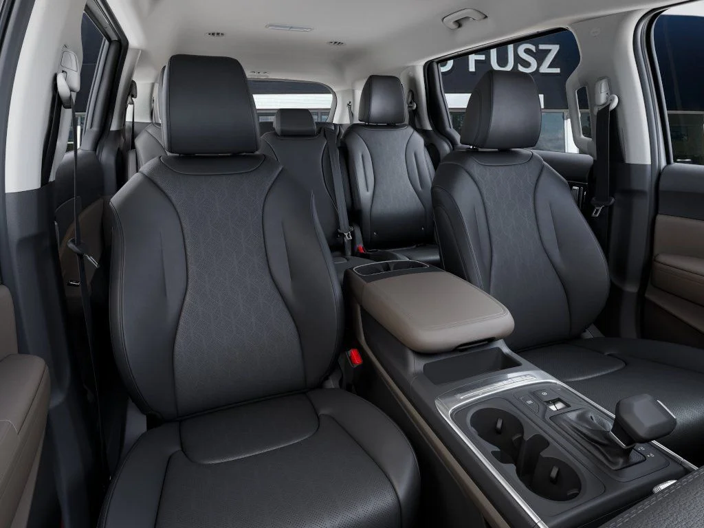 New 2027 Snow White Pearl Kia LXS image 15