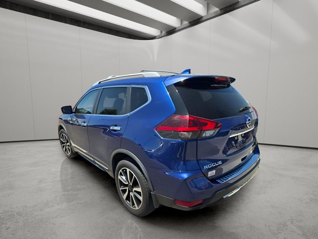 Used 2018 Caspian Blue Nissan SL image 5