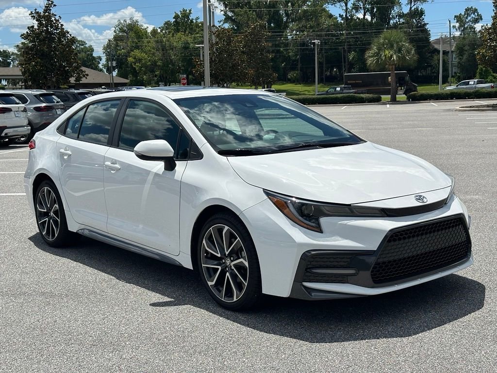 Used 2022 White Toyota SE image 7