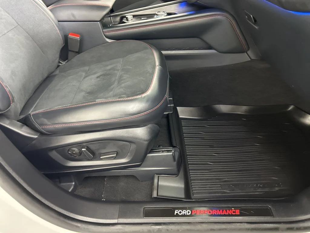 2025 Ford Explorer ST - Photo 33