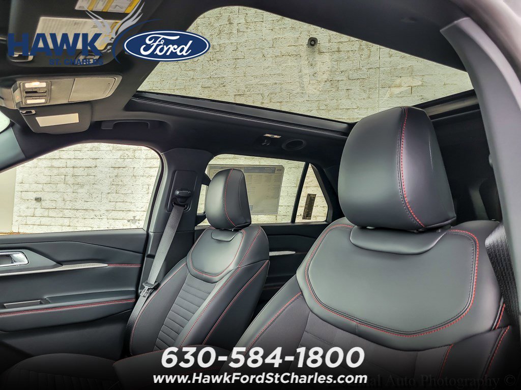 New 2026 Carbonized Gray Metallic Ford ST-Line image 9