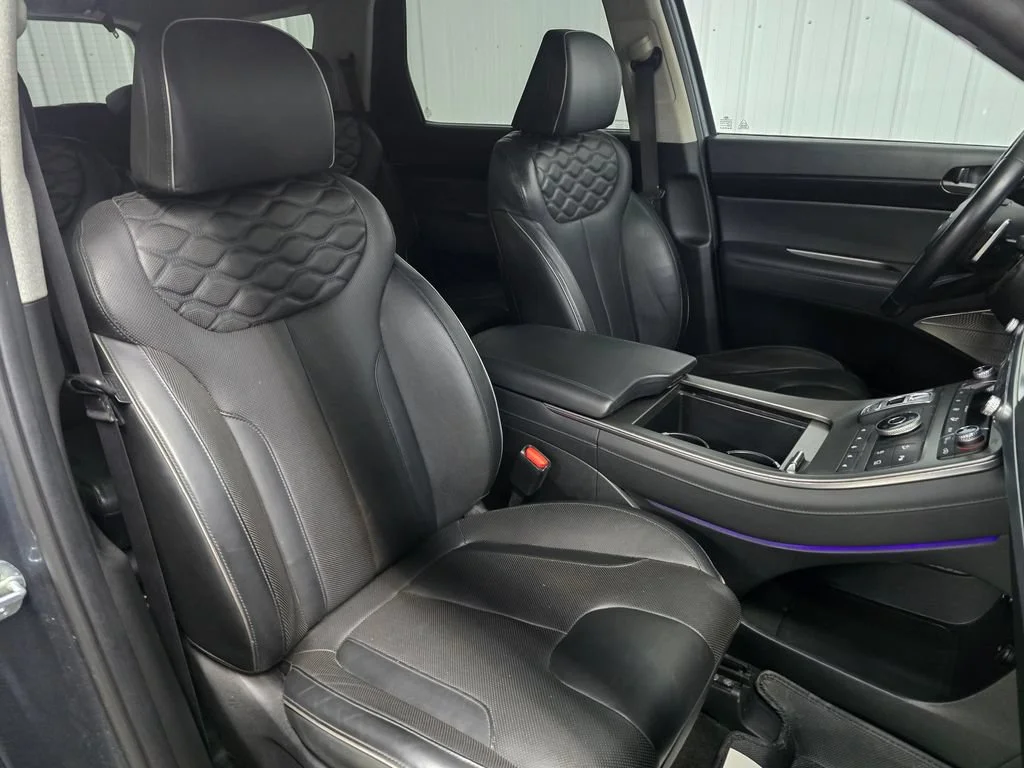 Used 2022 Gy Hyundai Limited image 24