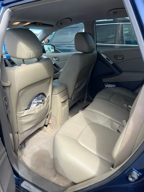 Used 2010  Nissan SL image 14