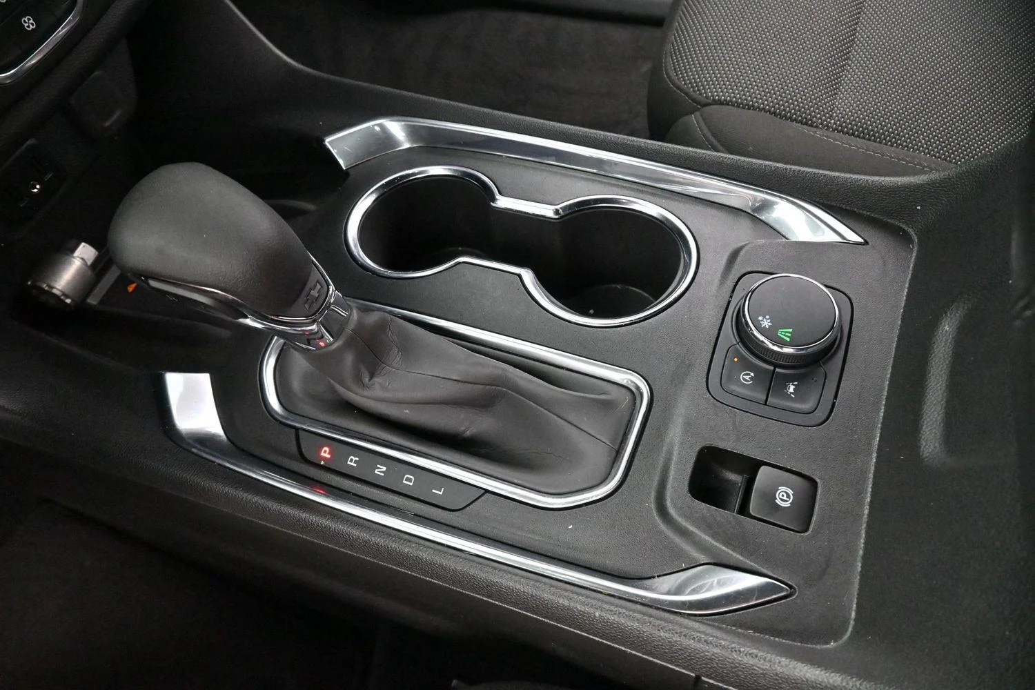 Used 2023 Summit White Chevrolet LT Cloth image 26