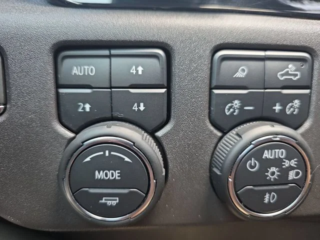 Used 2023 Gray Chevrolet ZR2 image 26