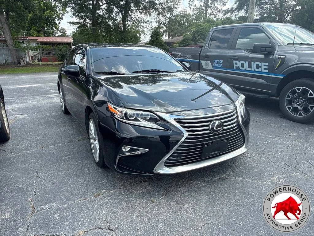 Used 2016  Lexus 350 image 4