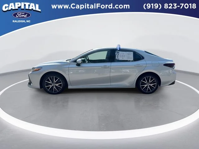Used 2023 Beige Toyota XLE image 5