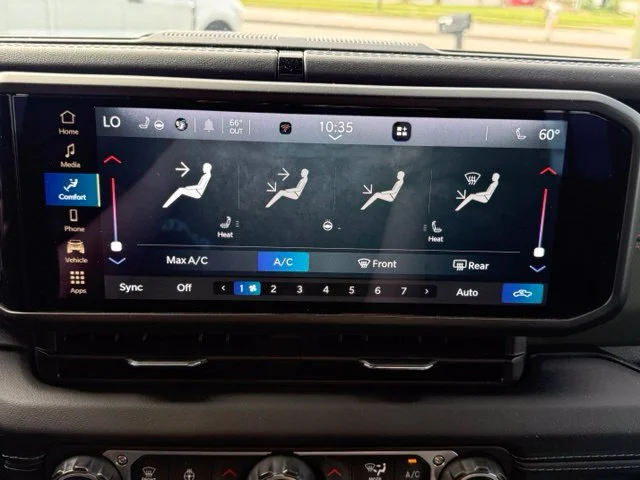 Used 2025  Jeep Mojave image 18
