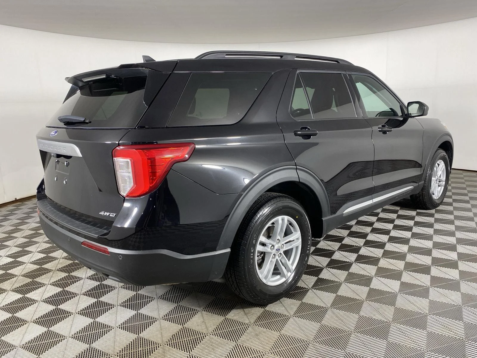 Used 2024 Agate Black Ford XLT image 10
