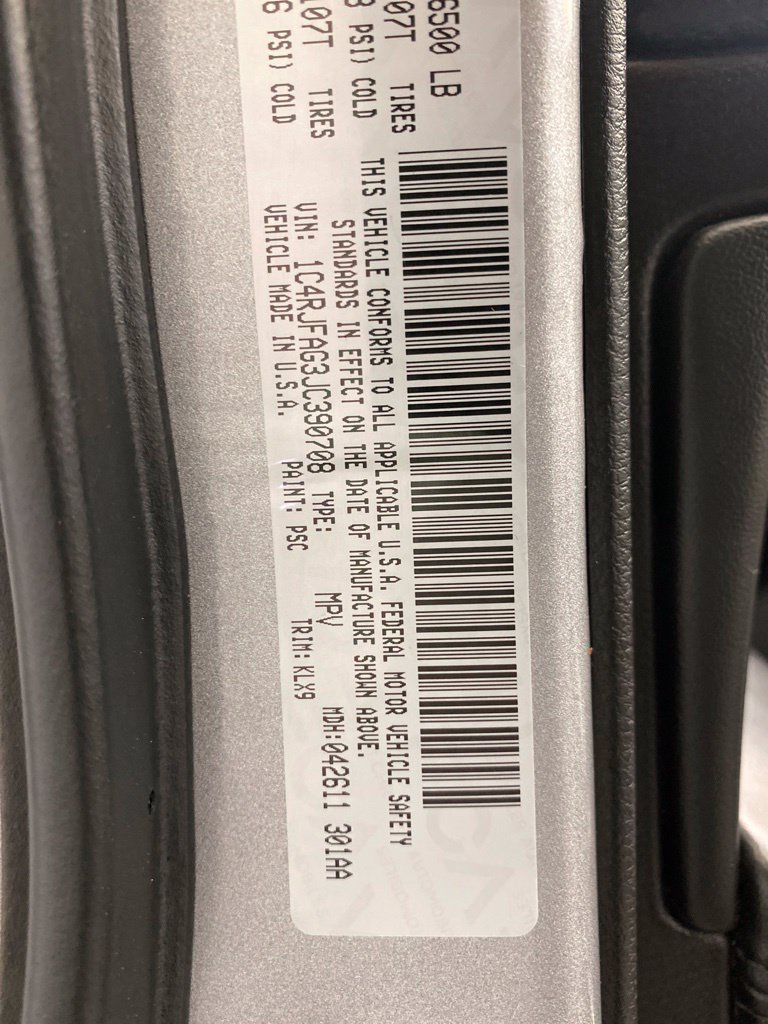 Used 2018 Silver Jeep Altitude image 28