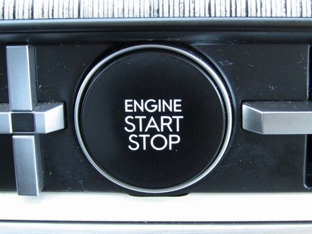 Used 2025 White Hyundai Calligraphy image 19