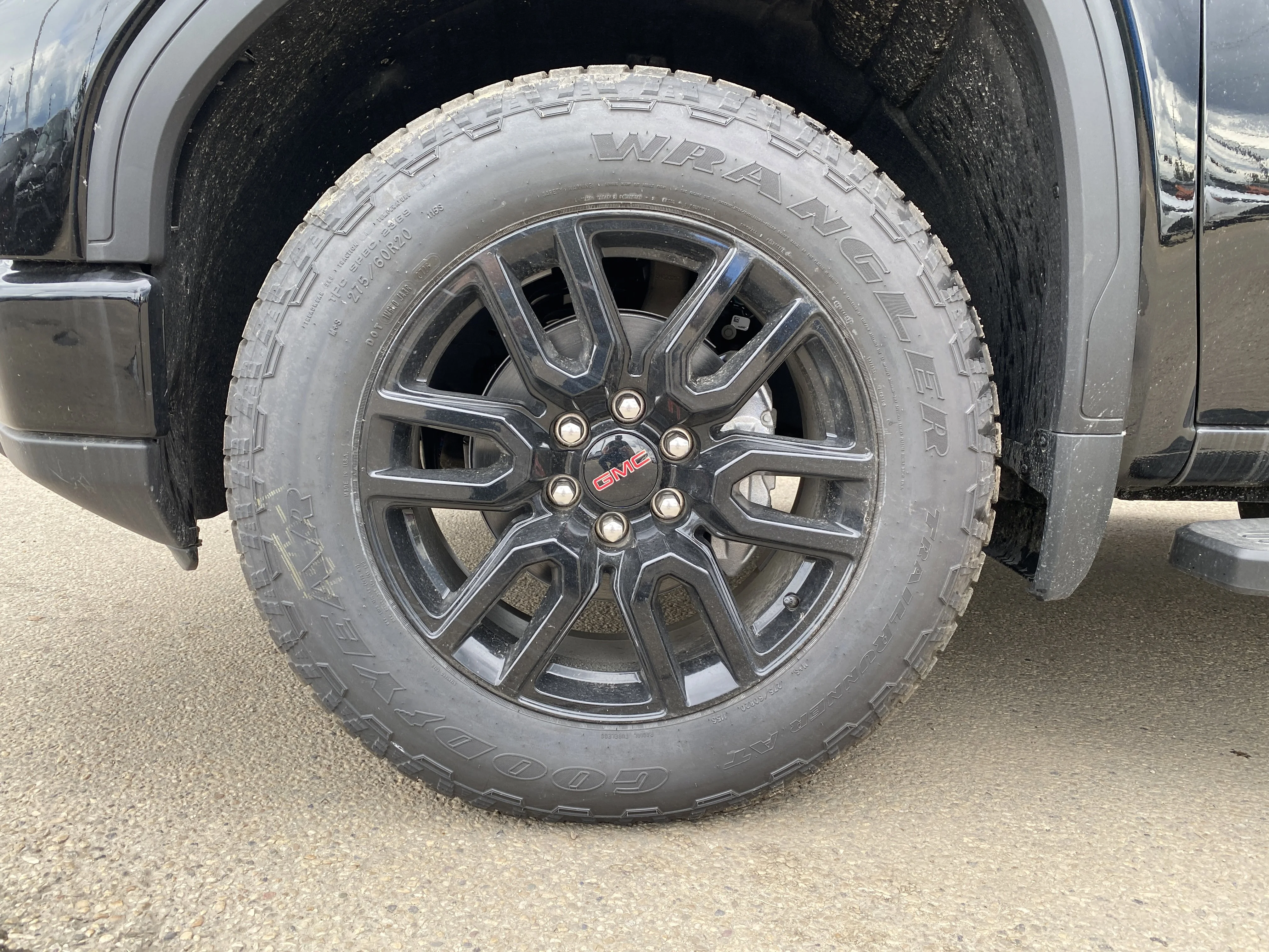 New 2026 ONYX BLACK GMC Elevation image 12