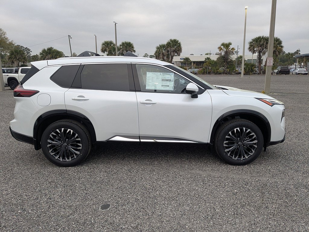 New 2026 Everest White Pearl TriCoat Nissan Platinum image 4