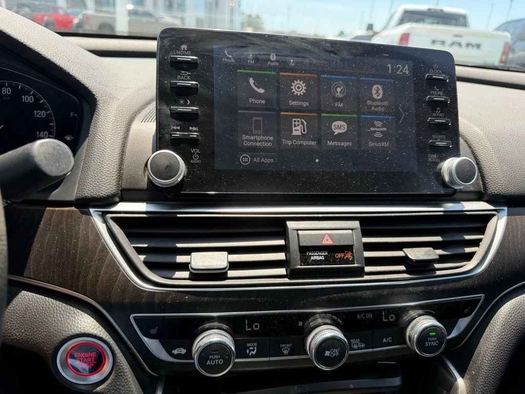 Used 2018 White Honda EX image 12