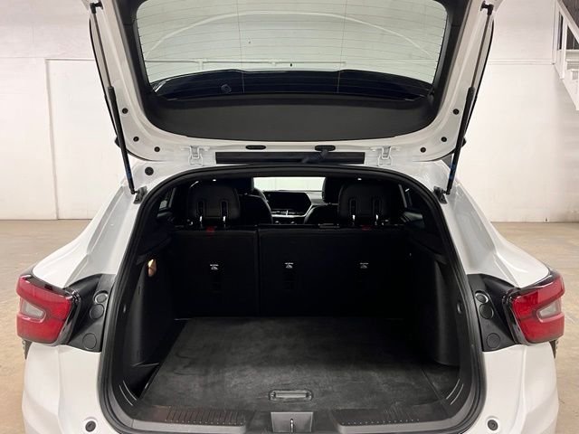 Used 2025 White Chevrolet 2RS image 24