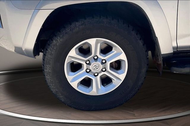 Used 2020 Silver Toyota SR5 image 8