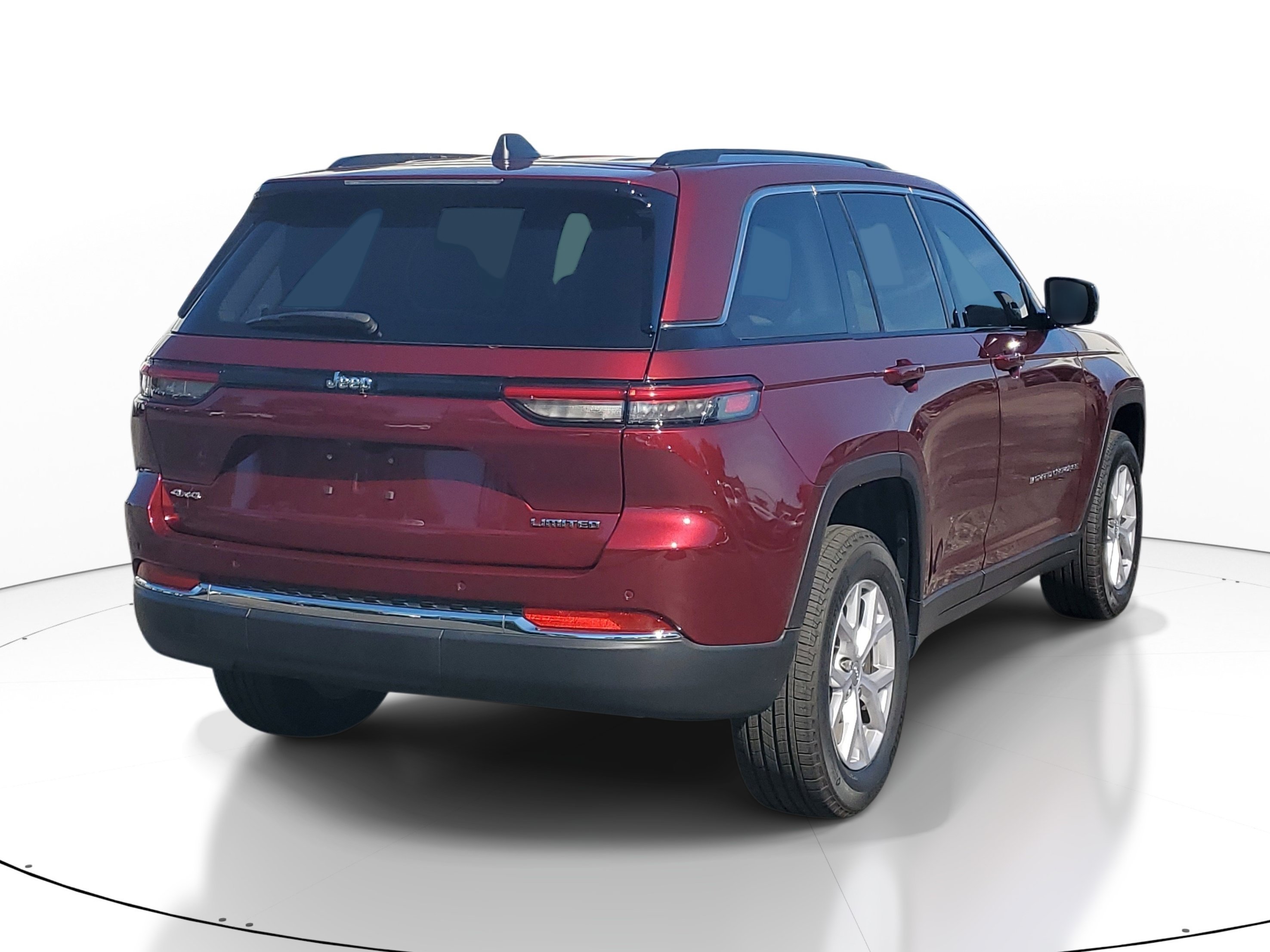 Used 2022 Velvet Red Pearlcoat Jeep Limited image 5