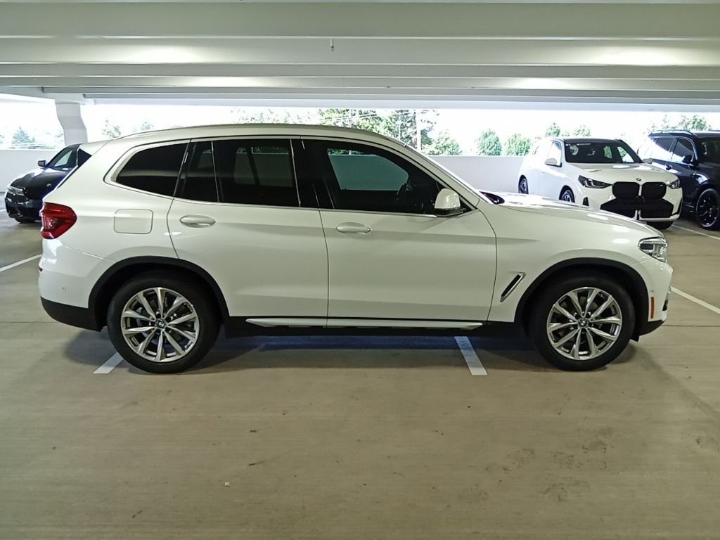 Used 2019 Mineral White Metallic BMW xDrive30i image 4