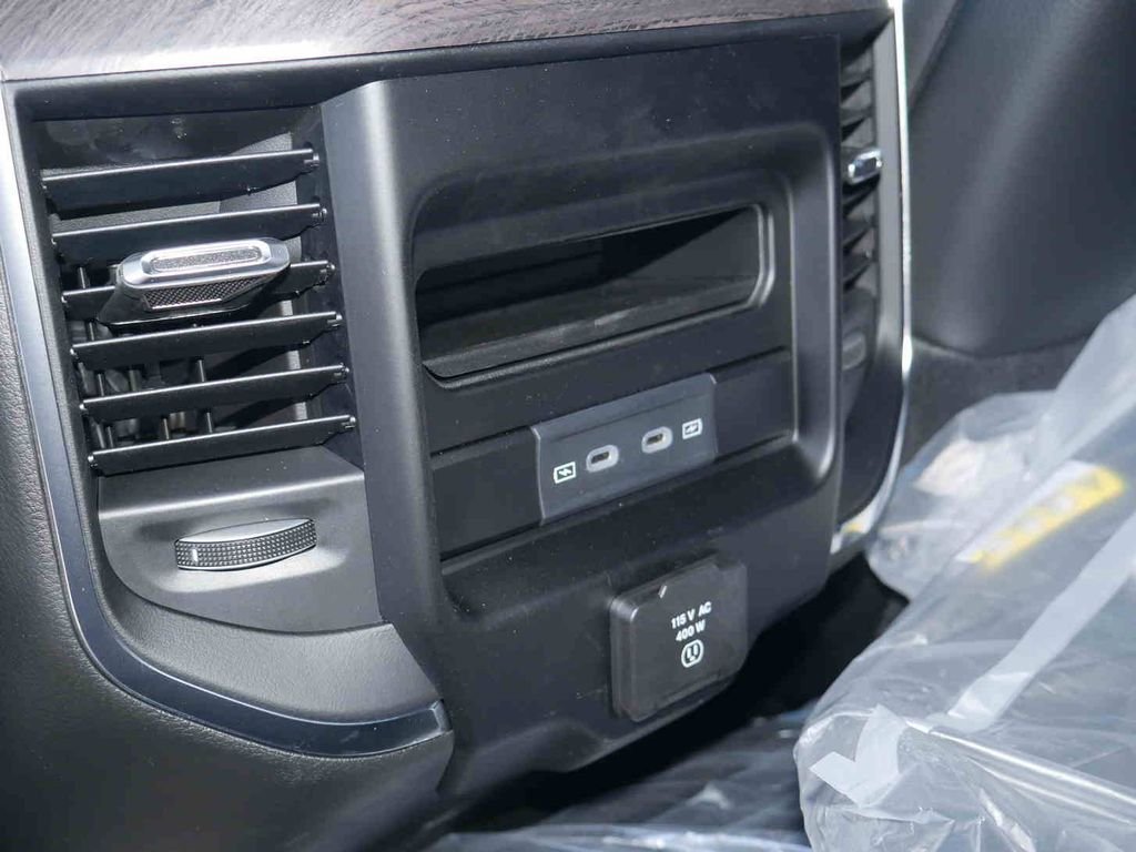 New 2026 Molten Red Pearl-Coat Exterior Paint RAM LARAMIE image 22