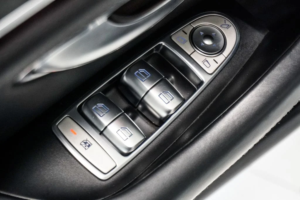 Used 2022 White Mercedes-Benz Base image 23