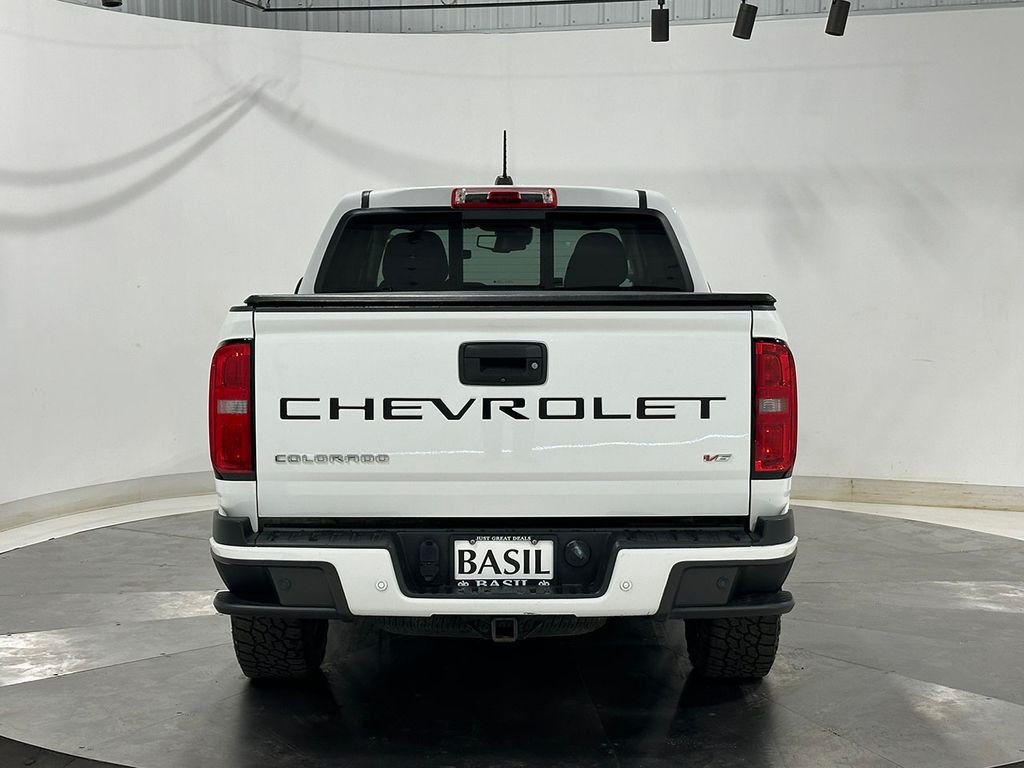 Used 2021 White Chevrolet Z71 image 12