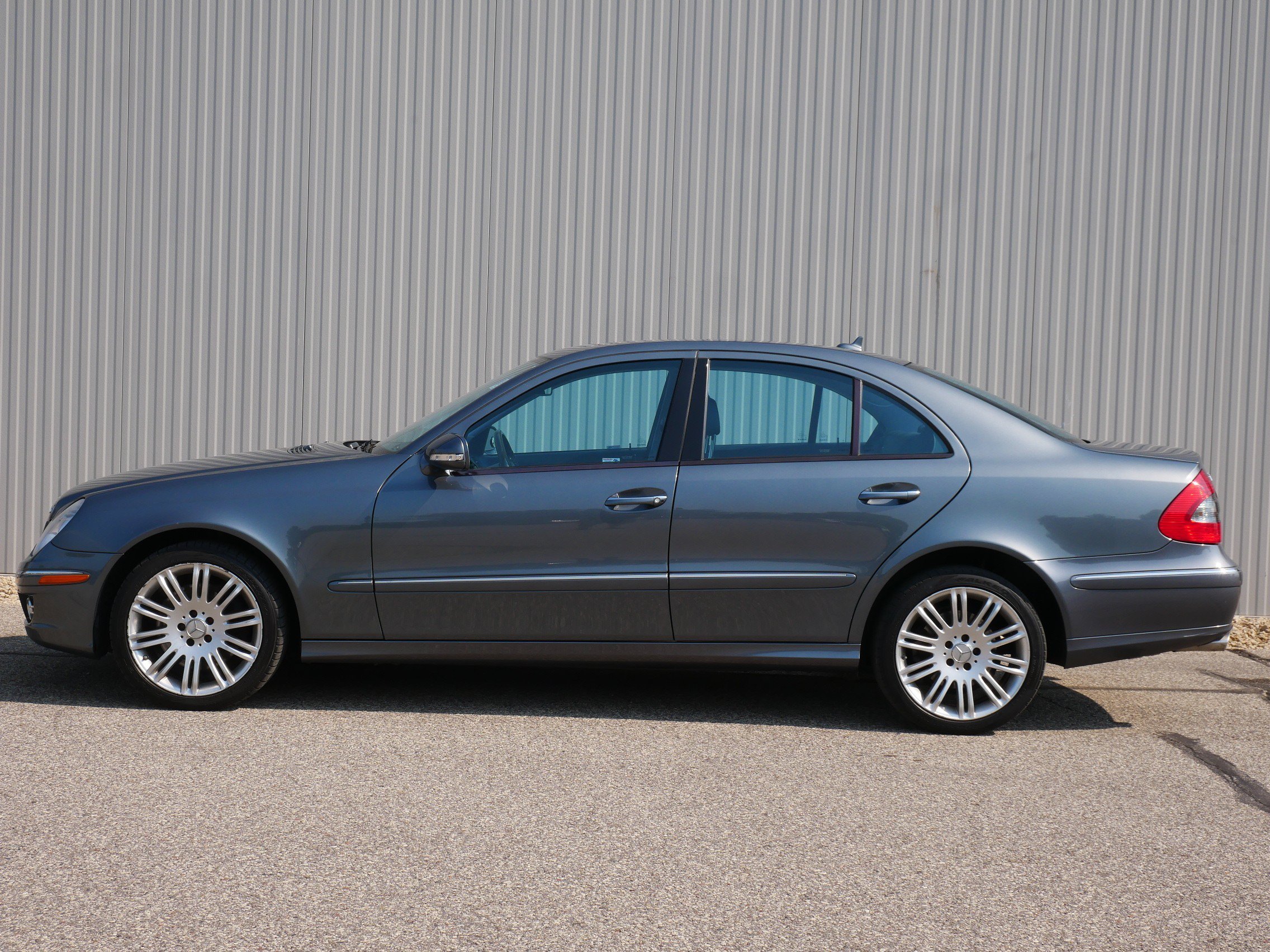 Used 2008 Mercedes-Benz E-Class E350 with VIN WDBUF87X18B356957 for sale in Hastings, Minnesota