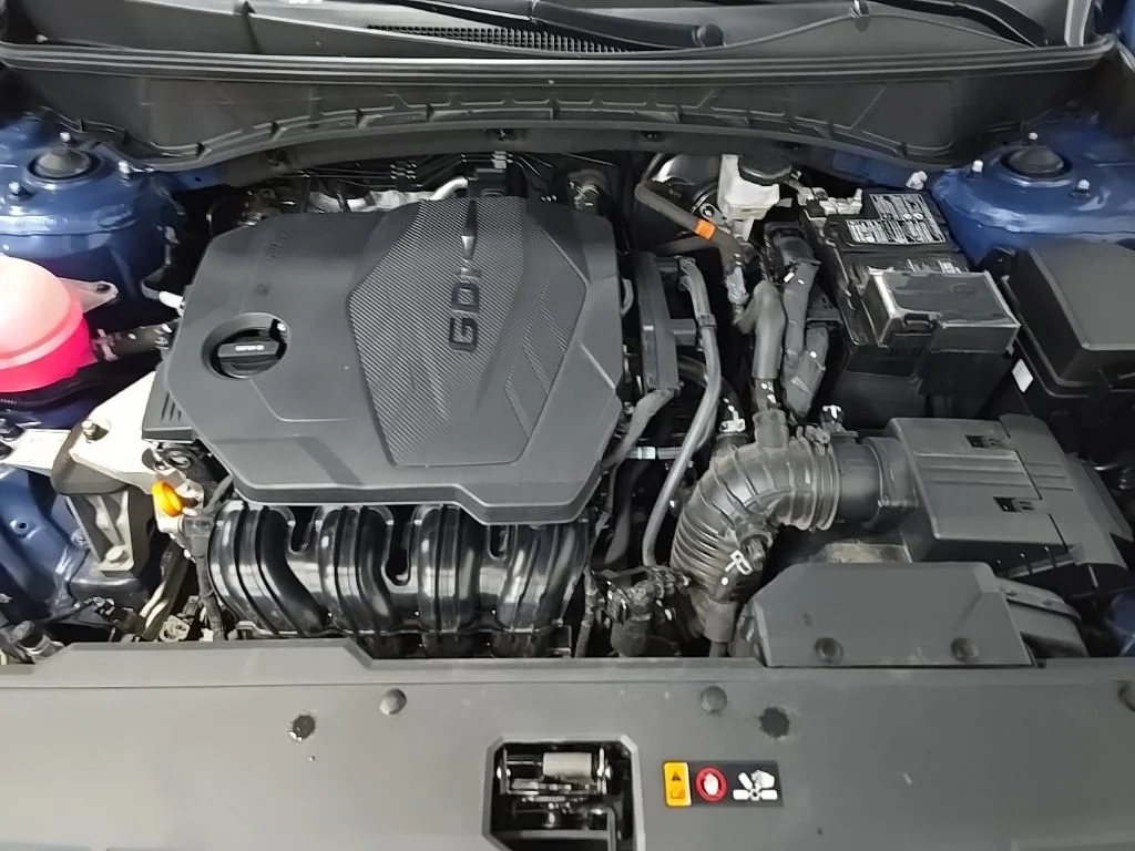 Used 2024 Intense Blue Hyundai SE image 14