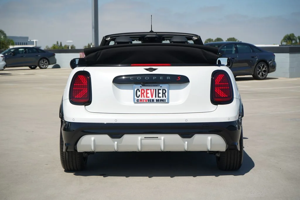 New 2026 White MINI Iconic image 6
