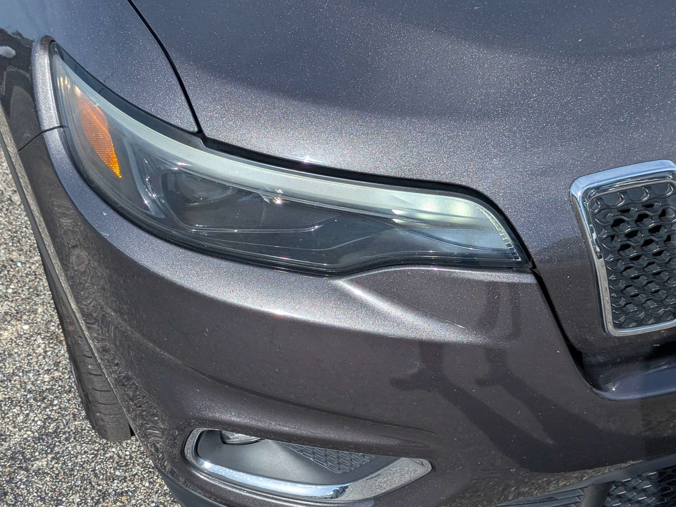 Used 2019 Granite Crystal Metallic Clearcoat Jeep Limited image 10
