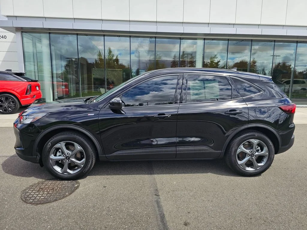 Used 2025  Ford ST-Line Select image 2