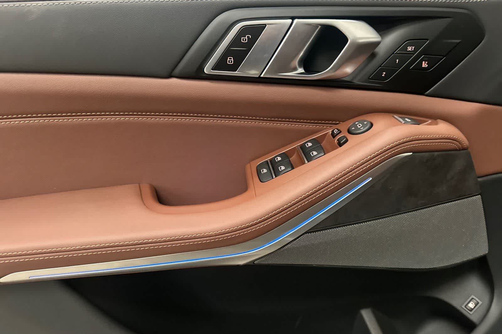New 2026 Dravit Grey Metallic BMW xDrive50e image 12