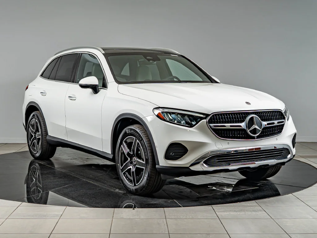 Used 2026 Polar White Mercedes-Benz GLC 300 image 3