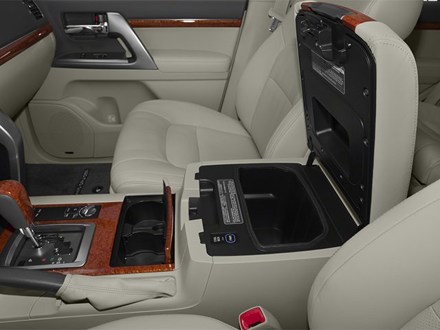Used 2014 Silver Toyota  image 17