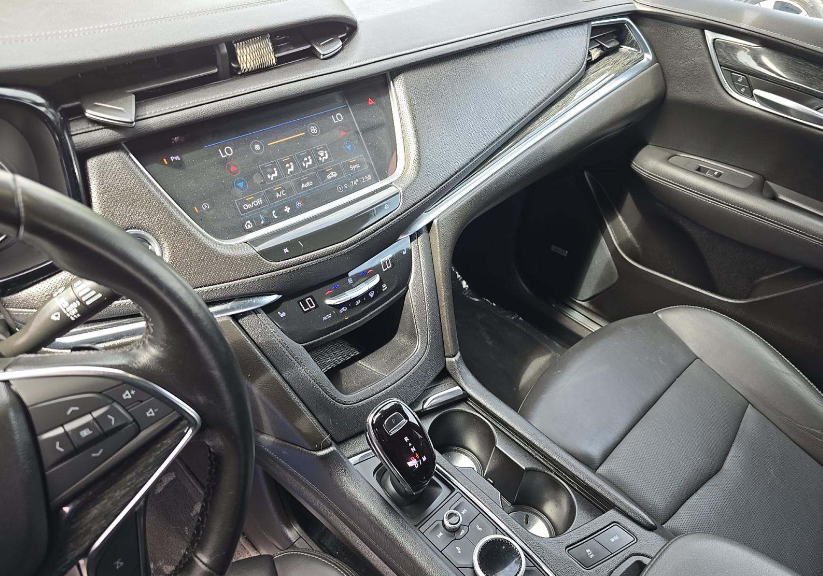 Used 2022 Gray Cadillac Premium Luxury image 8