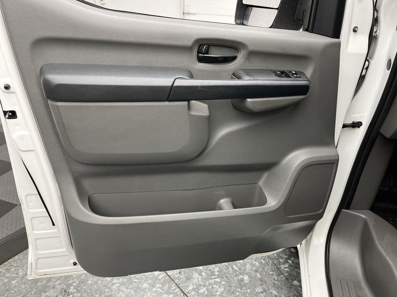 Used 2017 Glacier White Nissan S image 6