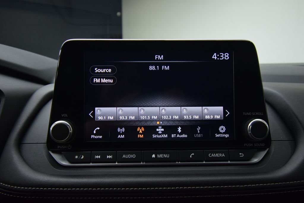 Used 2025 Everest White Pearl Nissan SV image 12