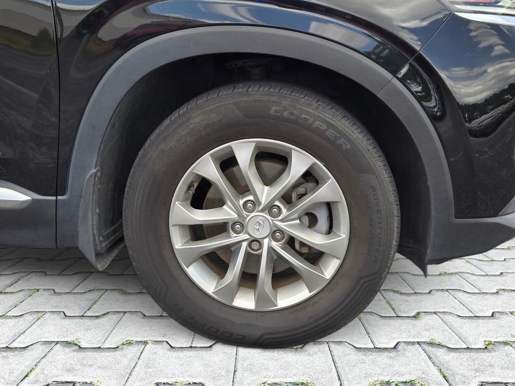 Used 2020 Black Hyundai SEL image 3