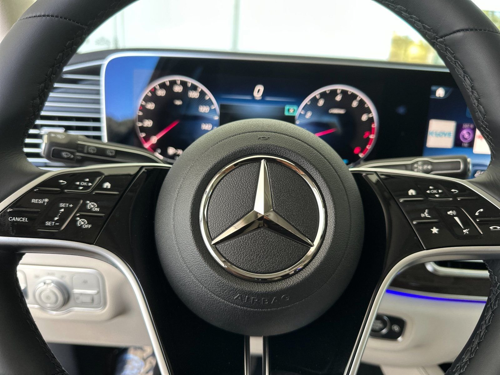 New 2026 Polar White Mercedes-Benz 350 image 27